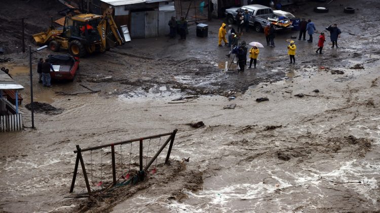 Más de 11,000 personas aisladas debido a fuertes lluvias en el sur de Chile
