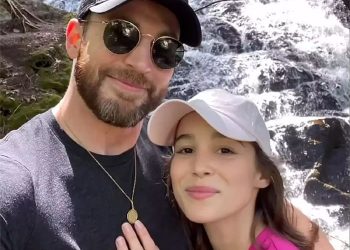Chris Evans y Alba Baptista se casan en secreto en una íntima ceremonia