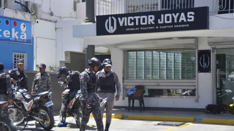 Matan hombre y hieren a otro durante atraco en una joyería de Santiago