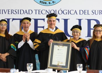 Abinader recibe título Doctor Honoris Causa en Políticas Públicas de Utesur