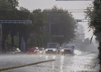 Continuarán los aguaceros este viernes por efectos de una onda tropical