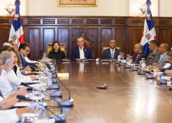 Presidente Abinader encabeza Consejo de Gobierno para revisar controles estatales