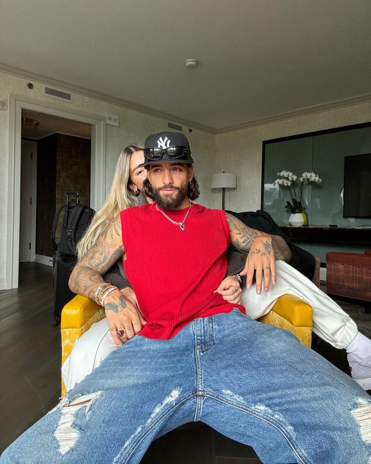 Maluma revela en pleno concierto que se convertirá en padre de una niña