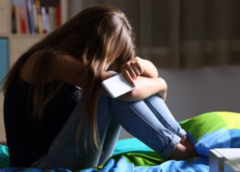 Las adolescentes tienen peor salud mental que los adolescentes varones, según OMS