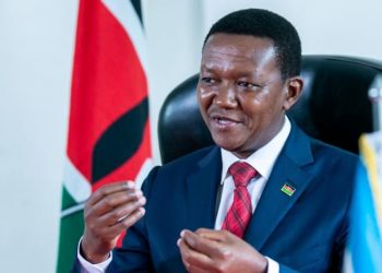 Reasignan al canciller de Kenia en medio de críticas por envío de tropas a Haití