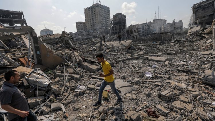 El número de muertos por bombardeos israelíes en Gaza ya supera el saldo de la guerra de 2014