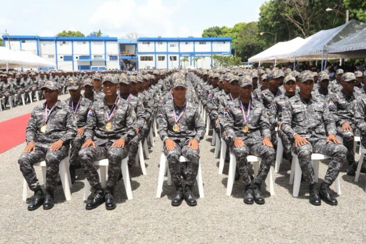 Gobierno hace efectivo nuevo aumento salarial a miembros de la Policía Nacional
