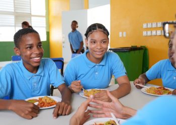 Inabie garantiza alimentación escolar desde primer día de clases