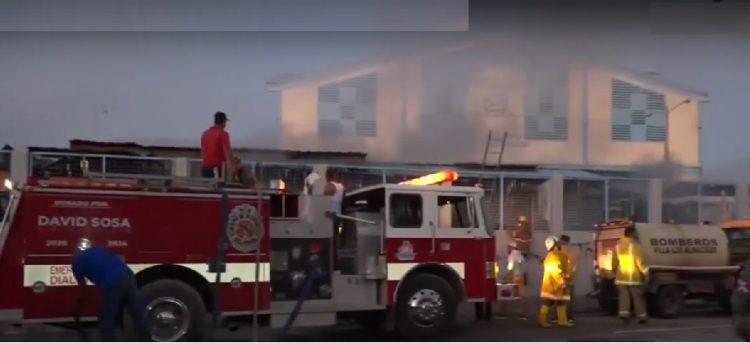 Bomberos logran sofocar incendio en mercado fronterizo de Dajabón