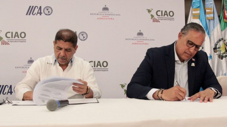 Ministerio de Agricultura y ODAC firman acuerdo estratégico para impulsar exportación agropecuaria