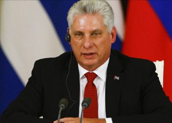 Presidente cubano Miguel Díaz-Canel acusa a EE.UU. de “asfixiar” a la isla