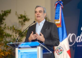 Abinader anuncia Gobierno trabajará en implementación de unidades salud bucal escolar