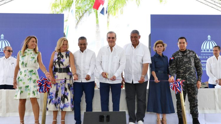 Presidente Abinader inaugura Centro de Entrenamiento Policial en Gaspar Hernández