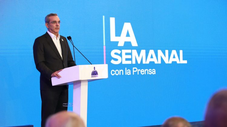 Abinader asegura que han sido transparentes con estadísticas del dengue