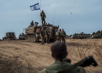 Once dominicanos llegan a Ecuador desde Israel en un vuelo humanitario