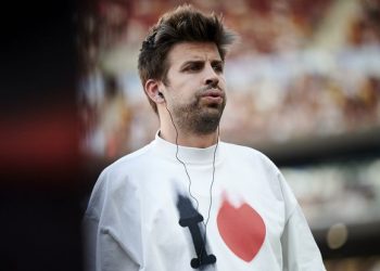Gerard Piqué sufre aparatosa caída en presentación de la Kings Leagues Américas
