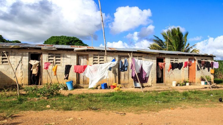 Pobreza en RD se reduce a 23.4 % en el trimestre abril-junio de 2023, según informe del CTP