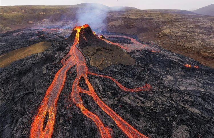 Probabilidad de erupción volcánica en Islandia sigue siendo alta