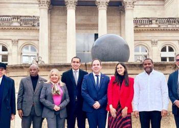 Misión RD aborda en Francia problemática haitiana y fronteriza