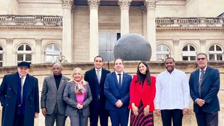 Misión RD aborda en Francia problemática haitiana y fronteriza