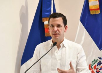 Hugo Beras solicita licencia sin disfrute de sueldo para facilitar proceso de investigación