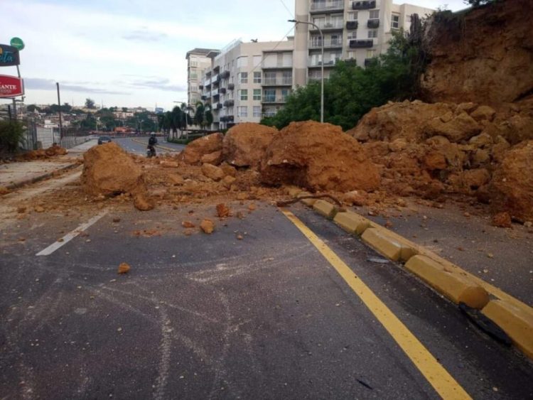 Intrant informa restricción circulación en el tramo de avenida Malecón, Santo Domingo Este