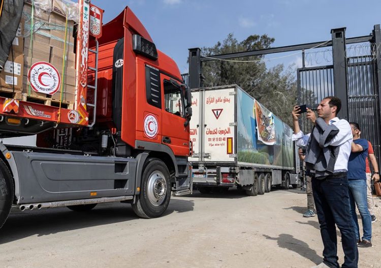 Camiones ingresan a Gaza con 150 mil litros de combustible para los hospitales