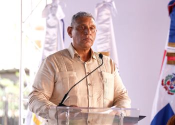 Todas las calles del país serán iluminadas “para reducir delincuencia”, anuncia Interior y Policía