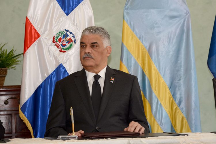 Miguel Vargas califica como “una excusa más” las declaraciones de Abinader sobre colapso paso a desnivel