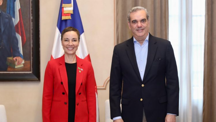 Presidente Abinader recibe a la ministra de Relaciones Exteriores de Jamaica
