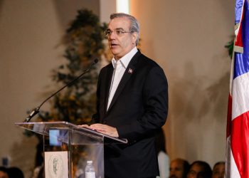 Abinader dice gobierno de Haití es quien debe hablar sobre puerta derribada por haitianos