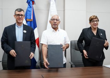 Ministerio de Educación acuerda habilitar unidades terapéuticas para niños con discapacidad