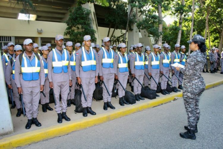 Policía Nacional refuerza el patrullaje por motivo del Viernes Negro