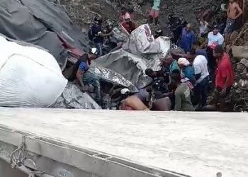 Se registra accidente entre patana y autobús de pasajeros en Haina