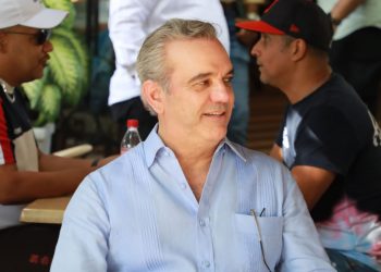 Presidente Abinader supervisa trabajos de remozamiento de la Zona Colonial