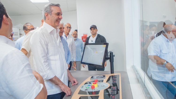 Inician período de prueba del Teleférico de Santiago