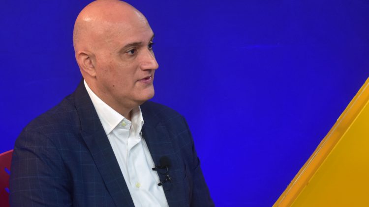 Pável Isa aclara las razones de su renuncia al Ministerio de Economía