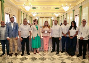 Gobierno inicia entrega de bonos navideños a juntas de vecinos de todo el país