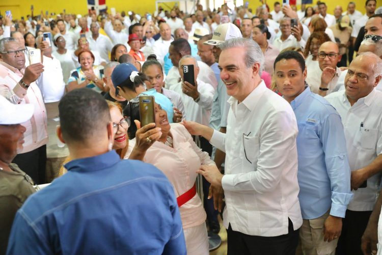 Presidente Luis Abinader inaugura el proyecto Nuevo Domingo Savio