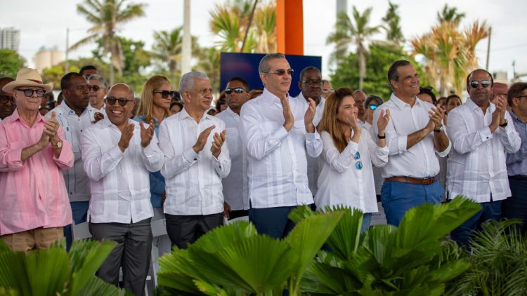 Abinader, Carolina Mejía y Banreservas inauguran el “Paseo Marítimo Malecón”