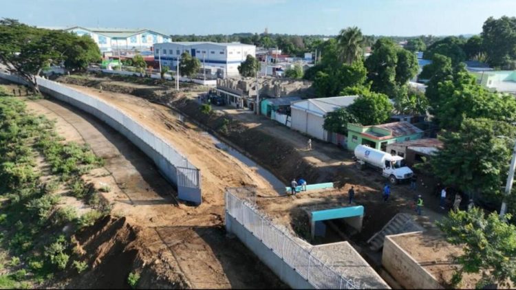 Canal La Vigía será complementado con sistemas de bombeo en diques, informa el Indrhi