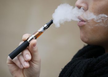 Gobierno irlandés prohíbe la venta de productos de vapeo a menores de 18 años