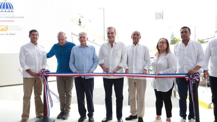 Presidente Abinader inaugura paso a desnivel de la avenida Las Carreras