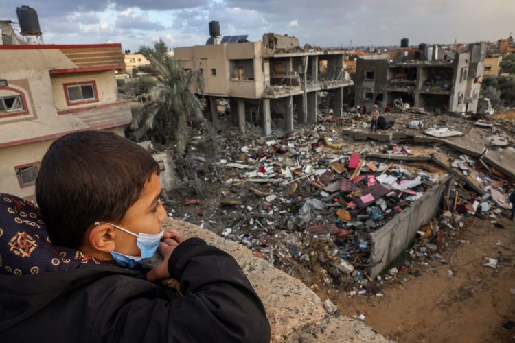 Unicef denuncia que niños en el sur de Gaza solo disponen de 2 litros de agua al día