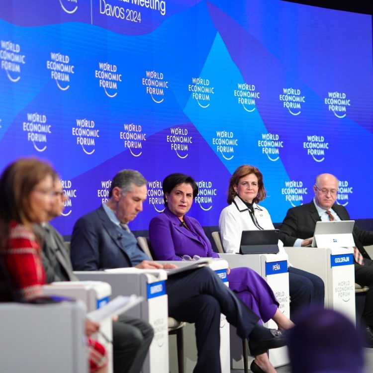 Políticas transparentes en RD han permitido garantizar estabilidad económica, asegura Raquel Peña