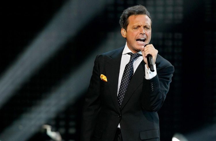 Posponen concierto de Luis Miguel por problemas técnicos