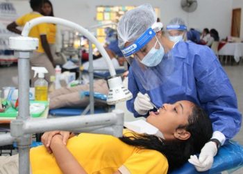 Más de 1.8 millones de estudiantes recibieron atenciones de salud escolar en el 2023