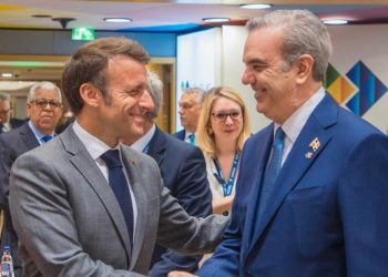 Macron expresa a Abinader el interés de apoyar grandes proyectos de desarrollo en RD