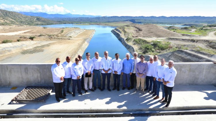 Presidente Abinader inaugura embalse de la presa Monte Grande