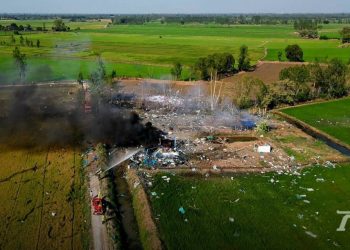 Al menos 23 muertos en Tailandia tras la explosión en una fábrica de fuegos artificiales